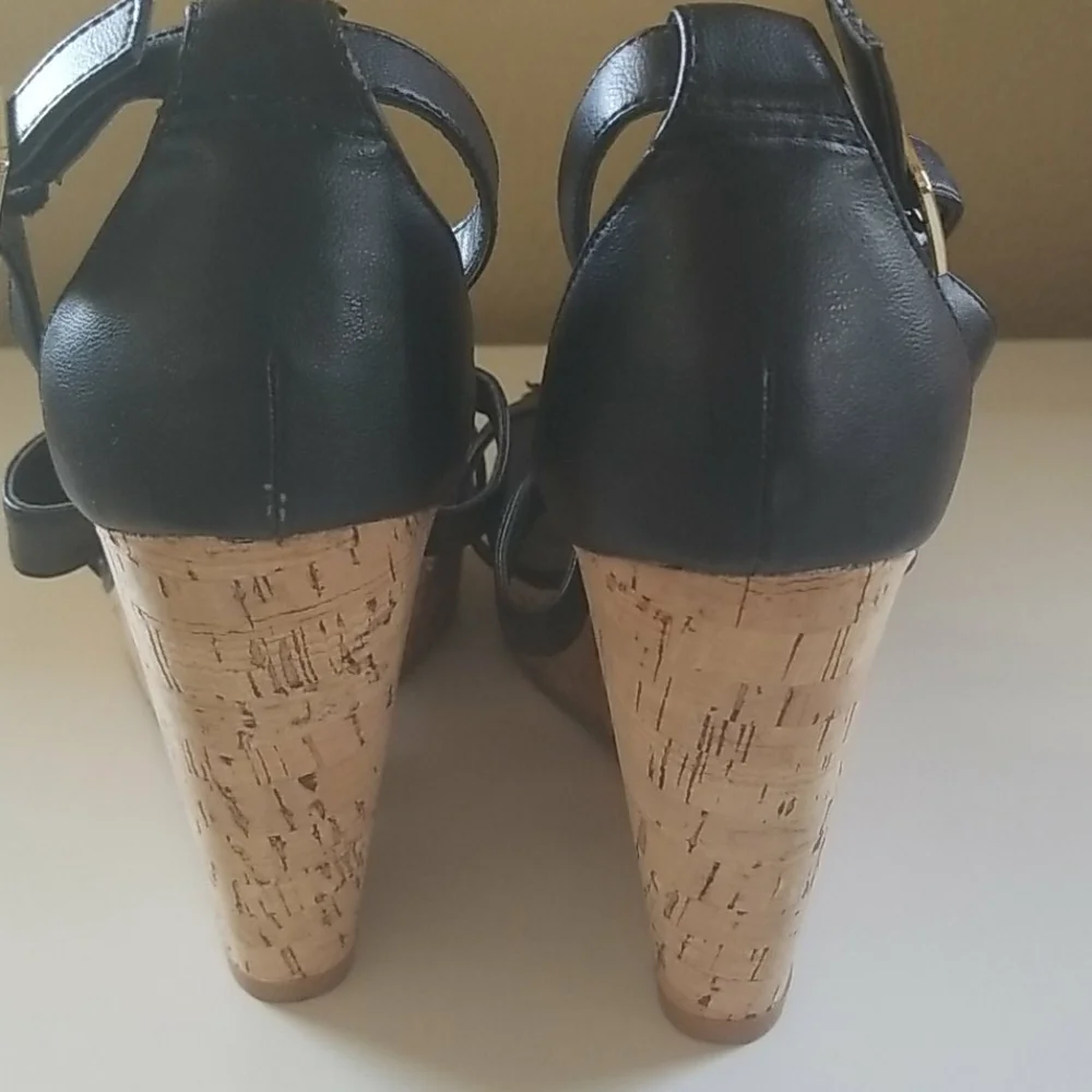 Dolce Vita Thadie Black Gold Embellished wedges 9.5